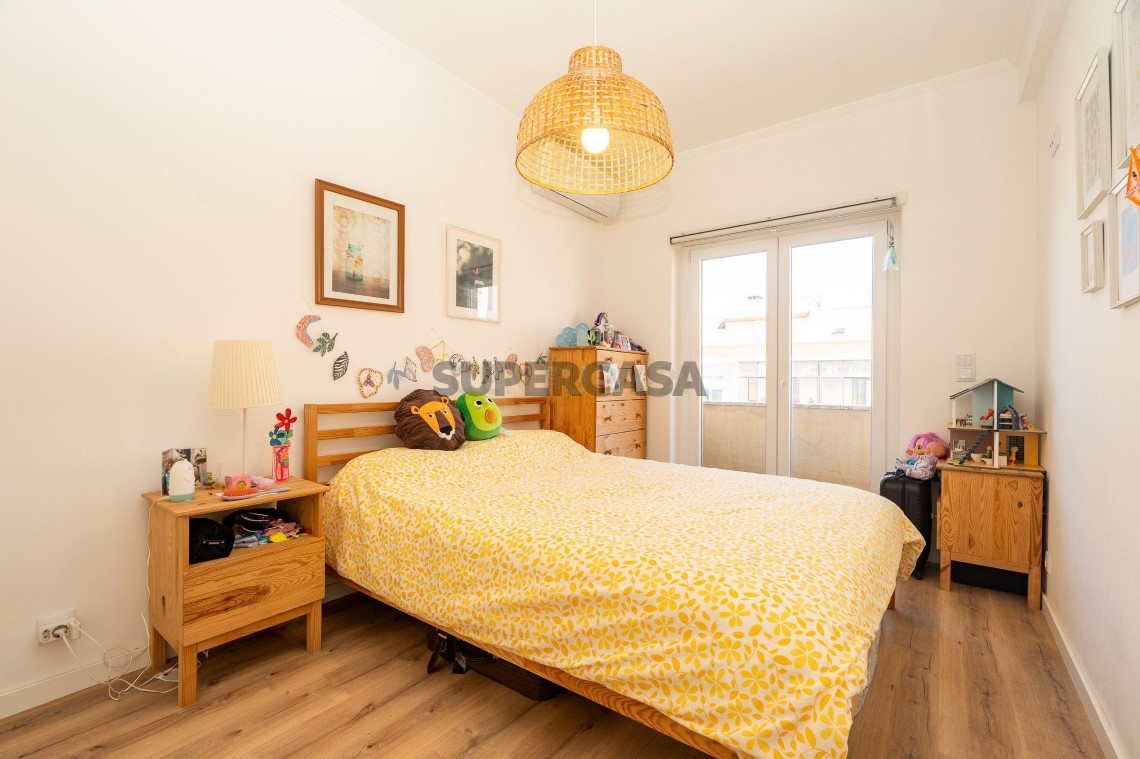 Apartment 3 Zimmer verkaufen auf Águas Livres, 3º boden