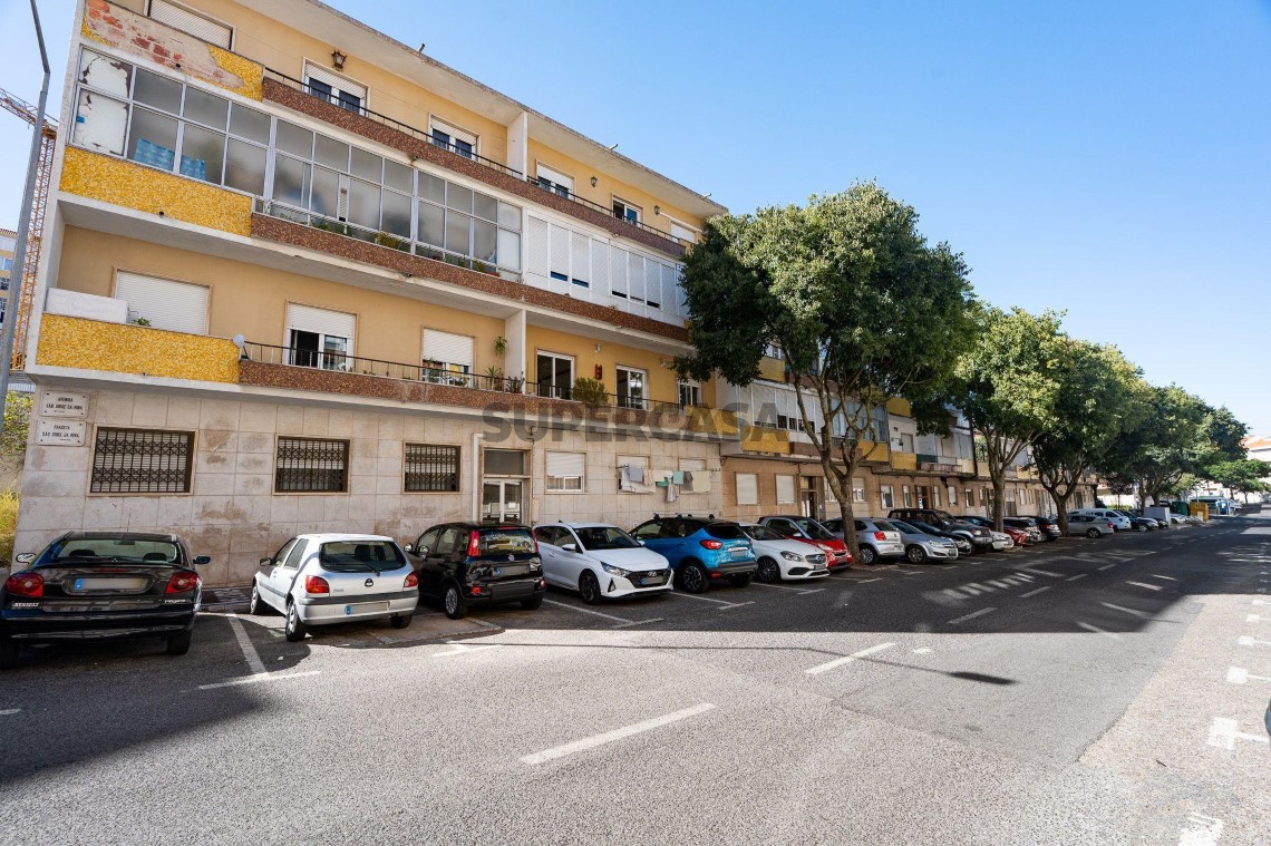 Apartment 3 Zimmer verkaufen auf Águas Livres, 3º boden