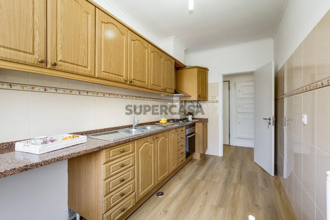 Apartment 3 Zimmer verkaufen auf Mina de Água, 2º boden