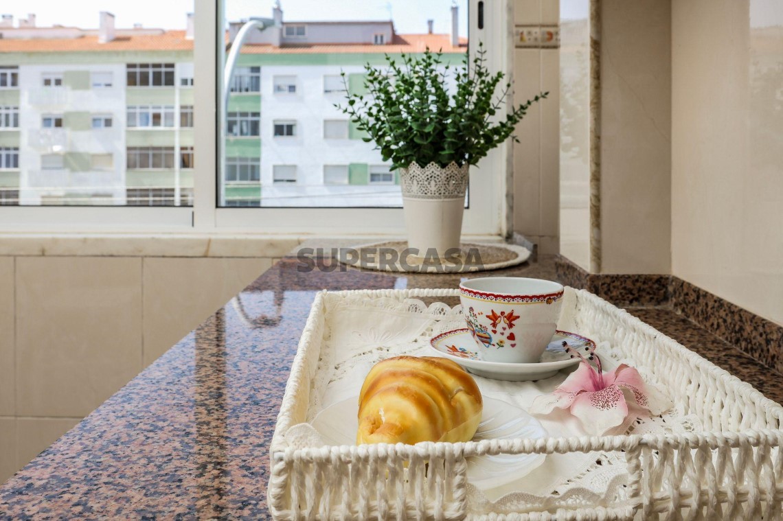 Apartment 3 Zimmer verkaufen auf Mina de Água, 2º boden