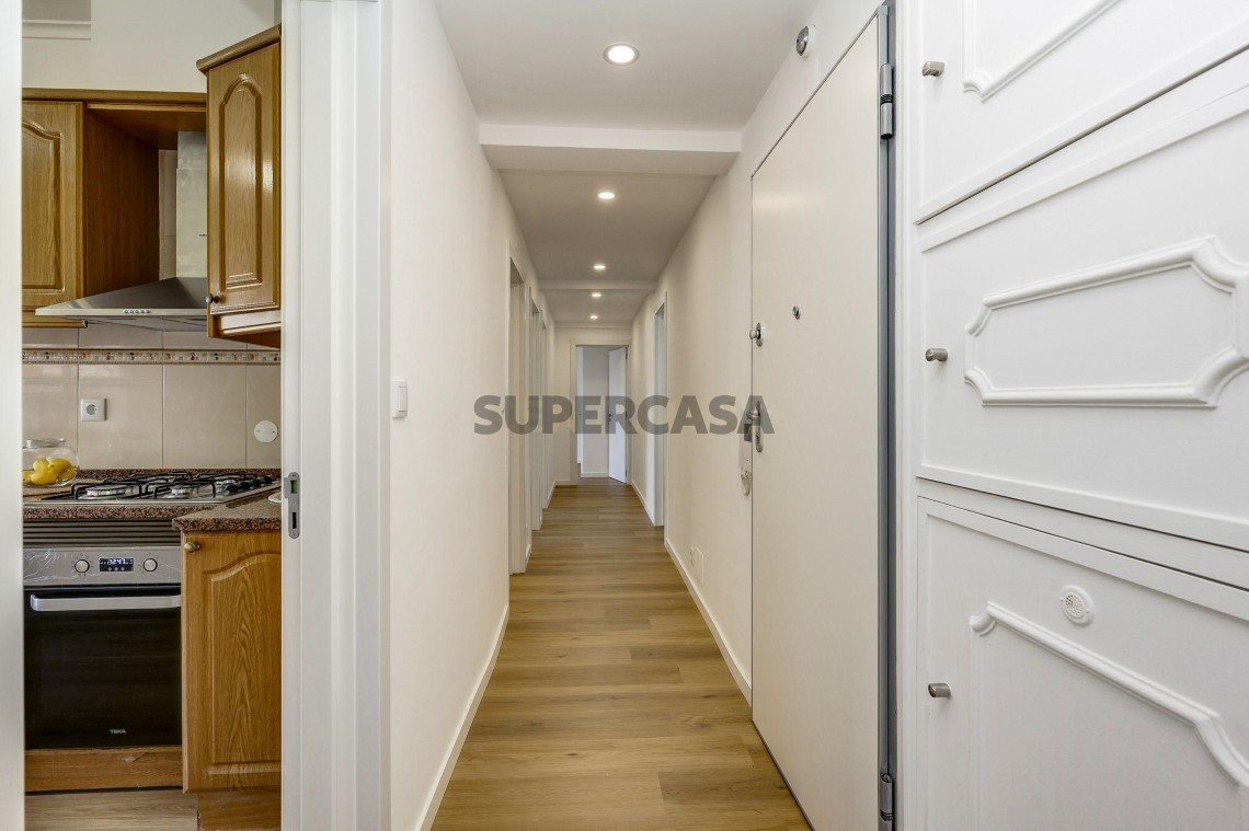 Apartment 3 Zimmer verkaufen auf Mina de Água, 2º boden
