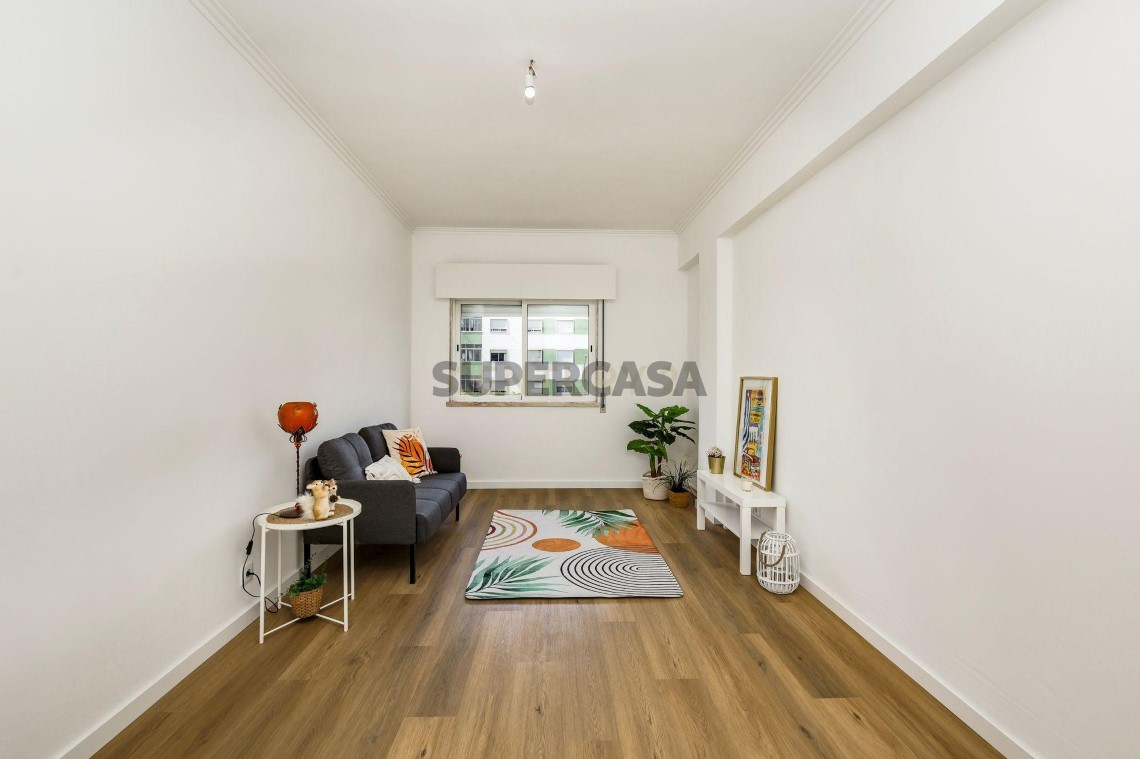 Apartment 3 Zimmer verkaufen auf Mina de Água, 2º boden