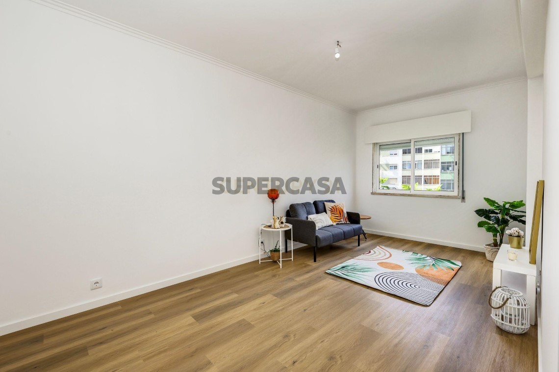 Apartment 3 Zimmer verkaufen auf Mina de Água, 2º boden