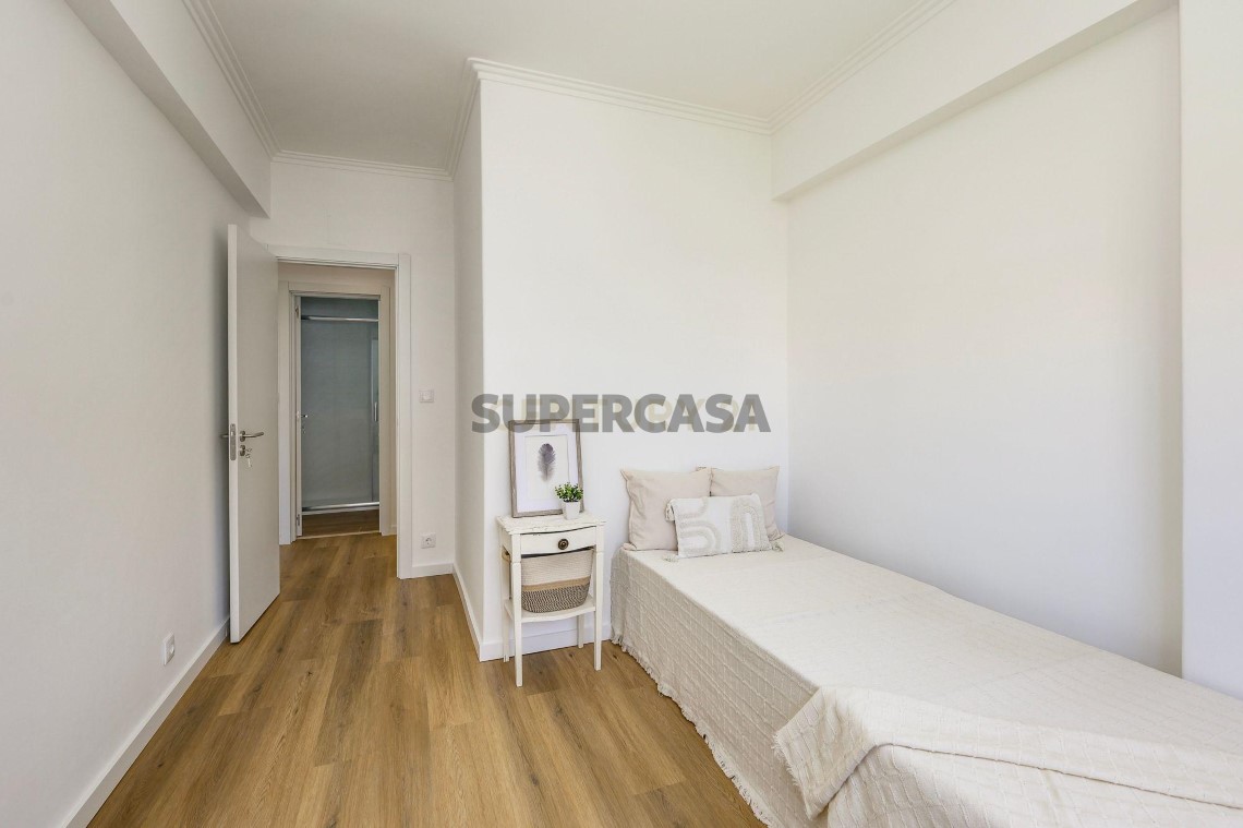 Apartment 3 Zimmer verkaufen auf Mina de Água, 2º boden