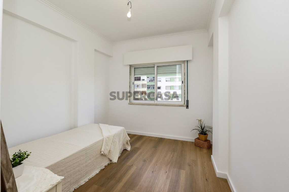 Apartment 3 Zimmer verkaufen auf Mina de Água, 2º boden