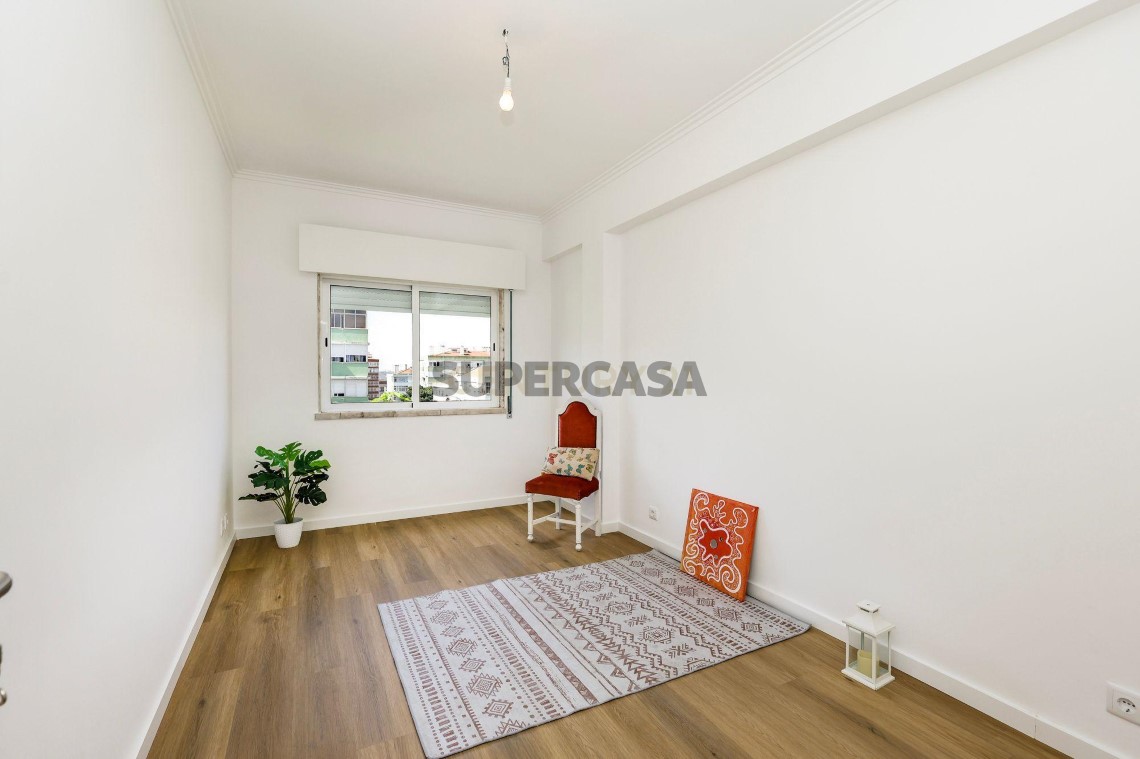 Apartment 3 Zimmer verkaufen auf Mina de Água, 2º boden
