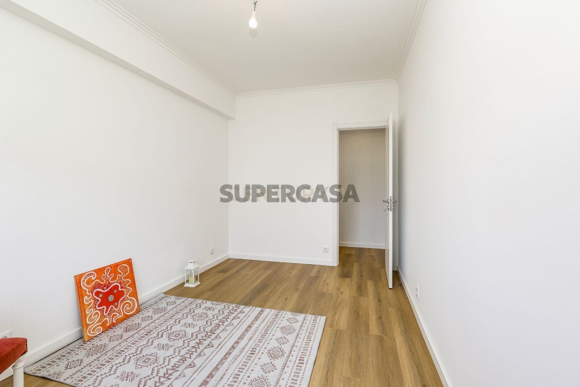 Apartment 3 Zimmer verkaufen auf Mina de Água, 2º boden