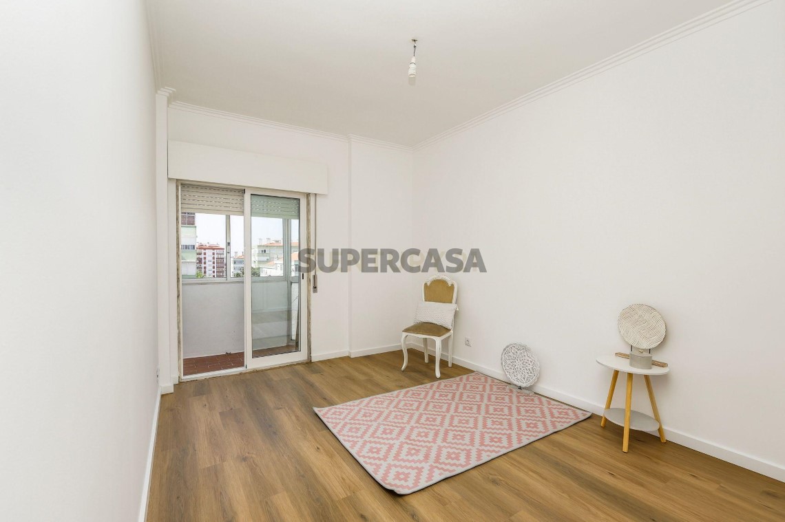 Apartment 3 Zimmer verkaufen auf Mina de Água, 2º boden