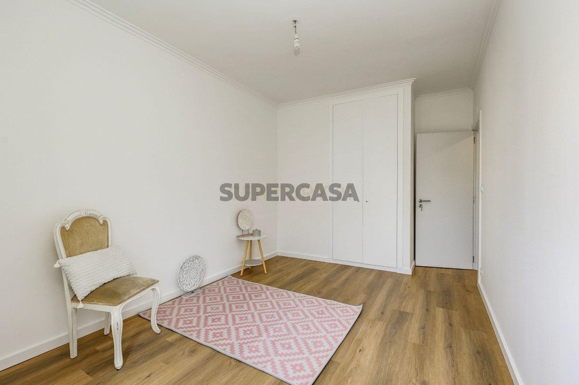 Apartment 3 Zimmer verkaufen auf Mina de Água, 2º boden