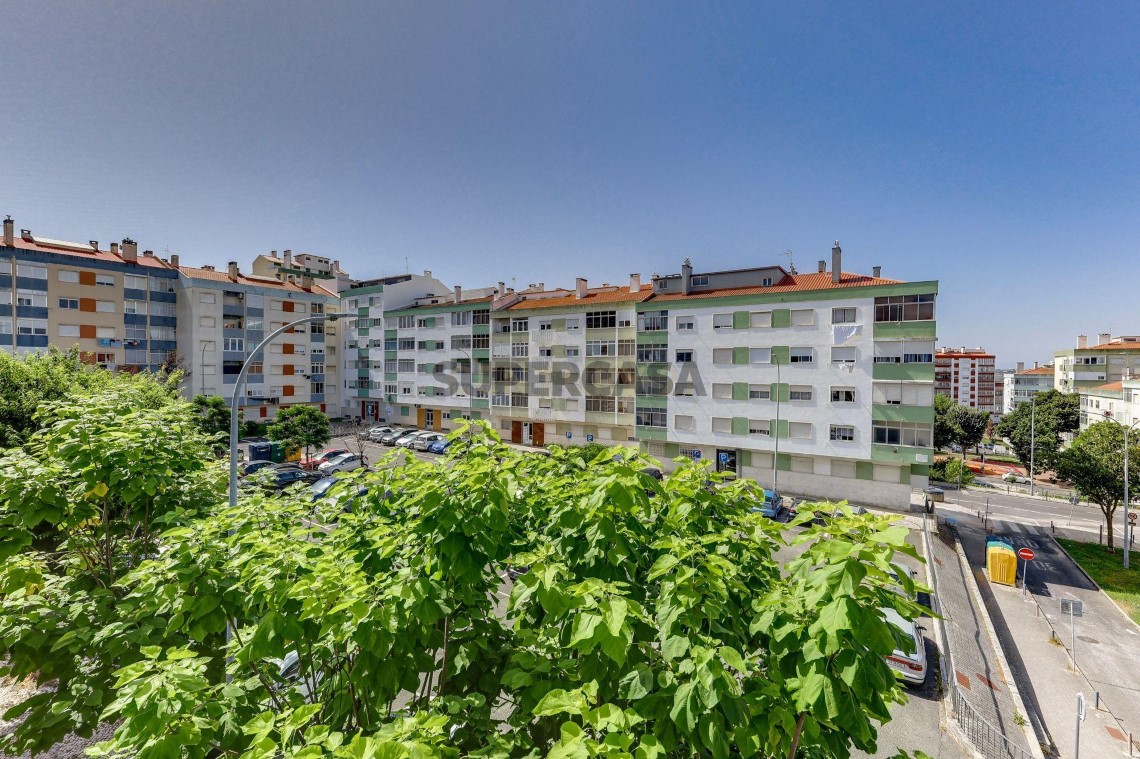 Apartment 3 Zimmer verkaufen auf Mina de Água, 2º boden