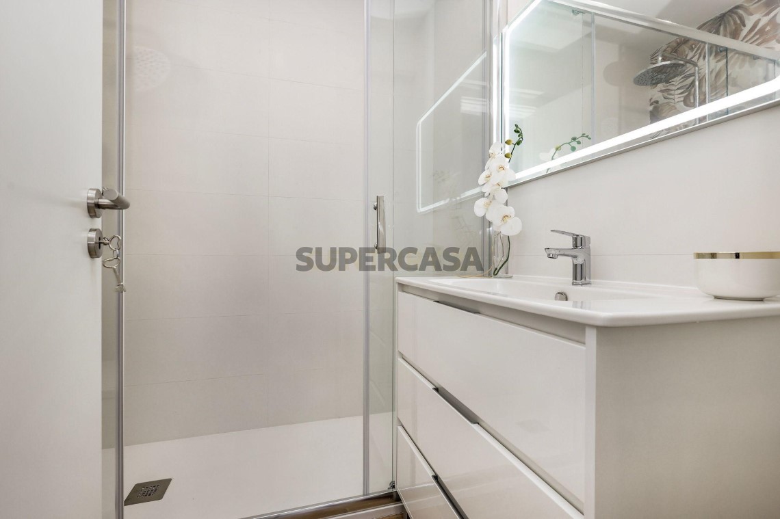 Apartment 3 Zimmer verkaufen auf Mina de Água, 2º boden