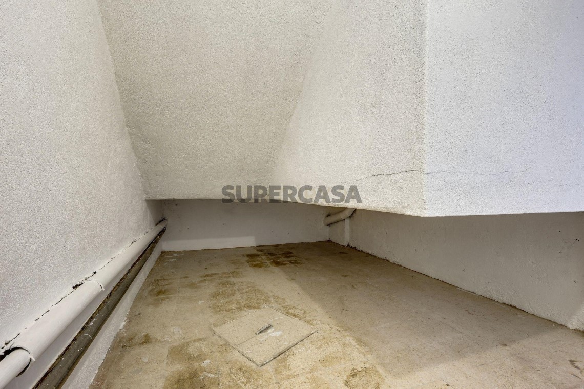 Apartment 3 Zimmer verkaufen auf Mina de Água, 2º boden