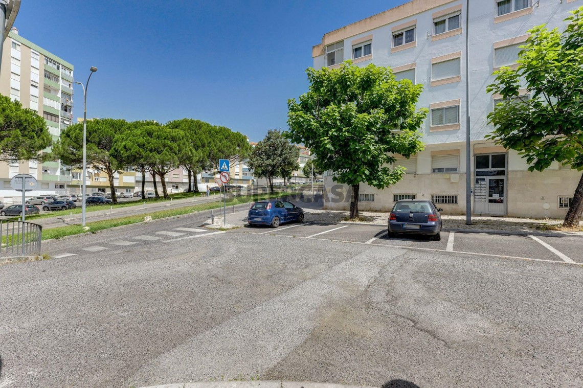 Apartment 3 Zimmer verkaufen auf Mina de Água, 2º boden