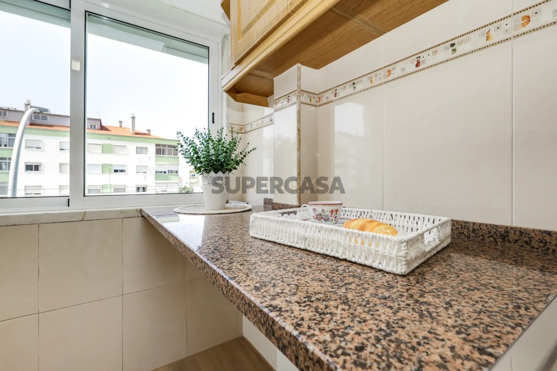 Apartment 3 Zimmer verkaufen auf Mina de Água, 2º boden