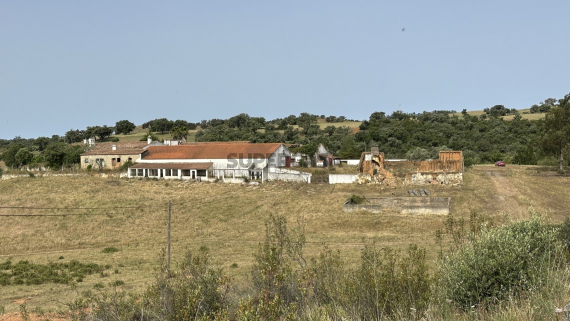 Large Corticeira Estate in Baixo Alentejo with Touristic, Residential and Agroforestry Potential