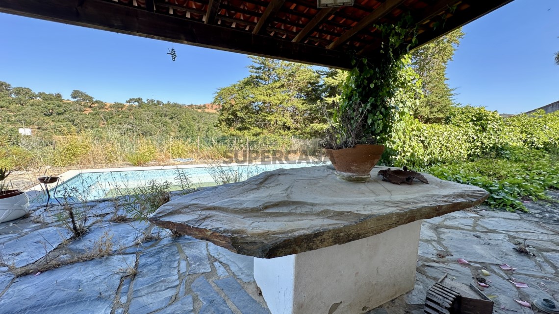 Pool porch
