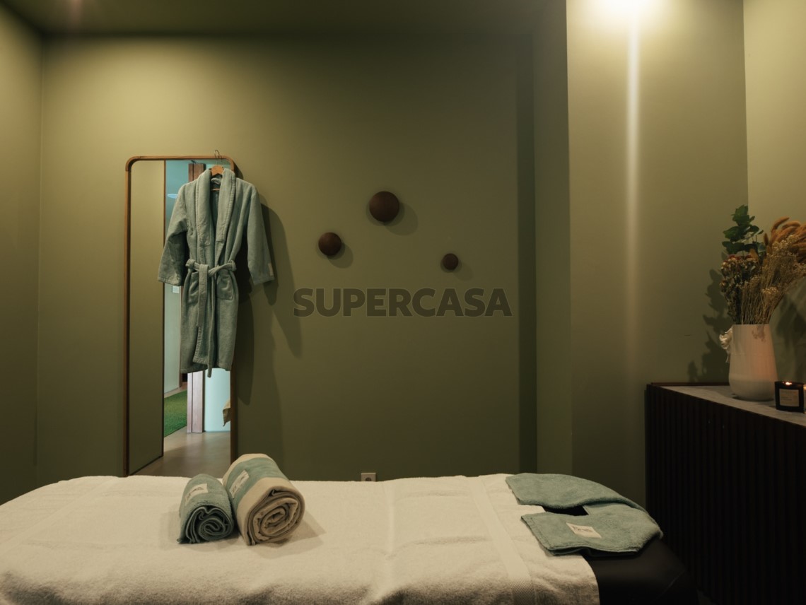 Spa White Shell
