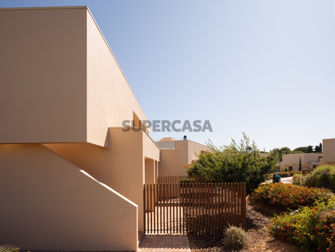 Entrada White Shell