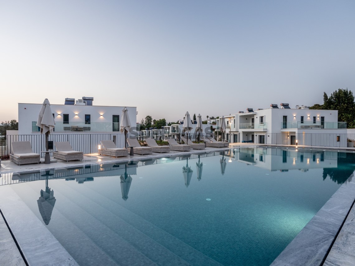 Piscina Primelife JLL