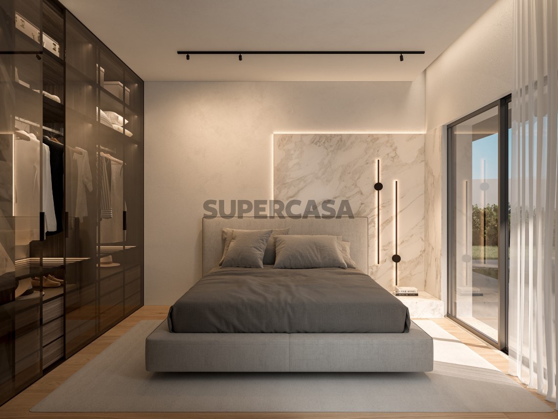 Quarto Modelo MS670