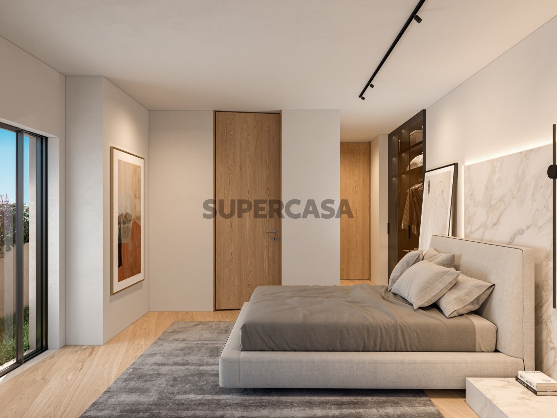 Quarto Modelo MS670