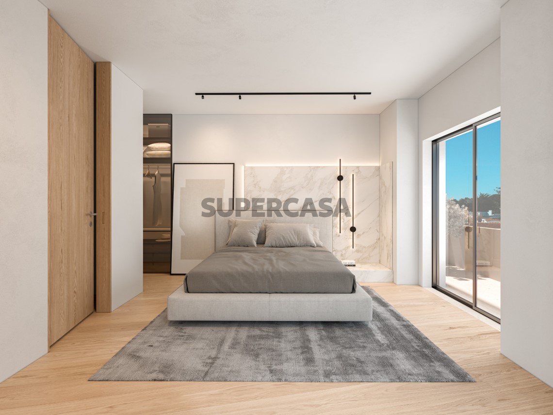 Quarto Modelo MS670