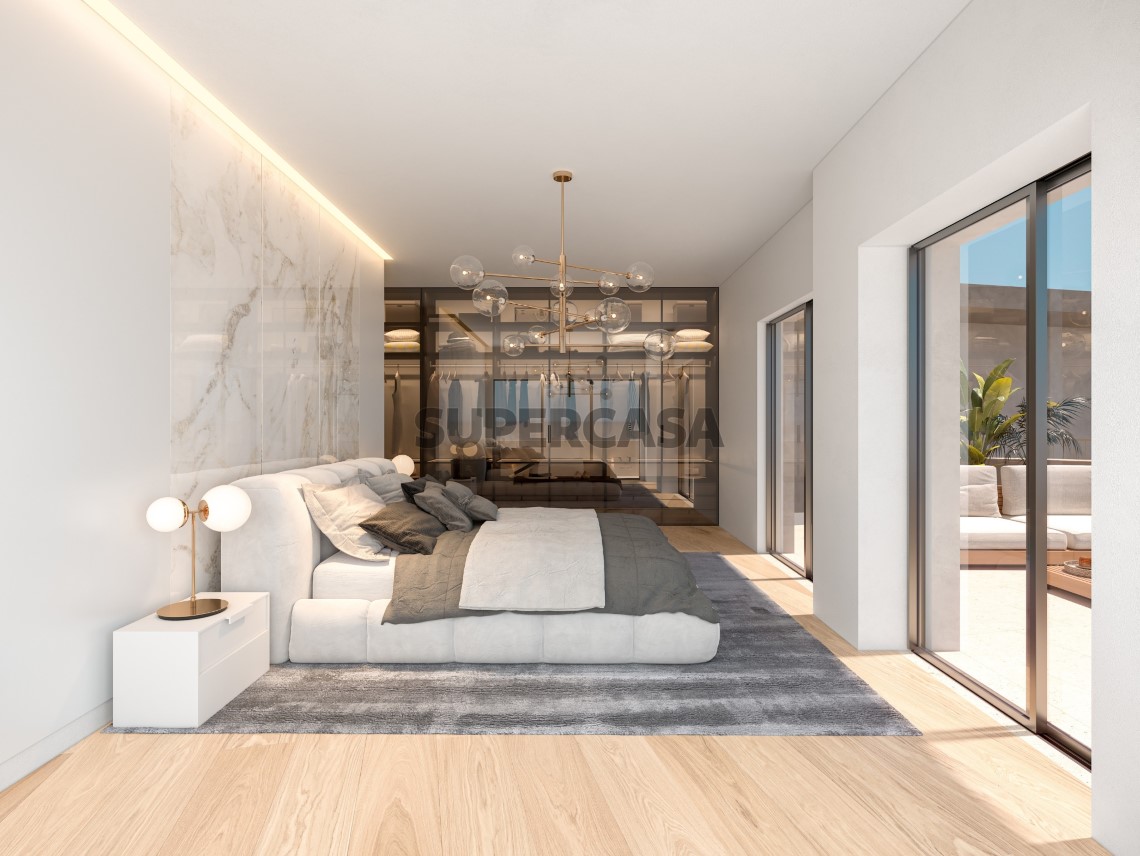 Quarto Modelo MS670