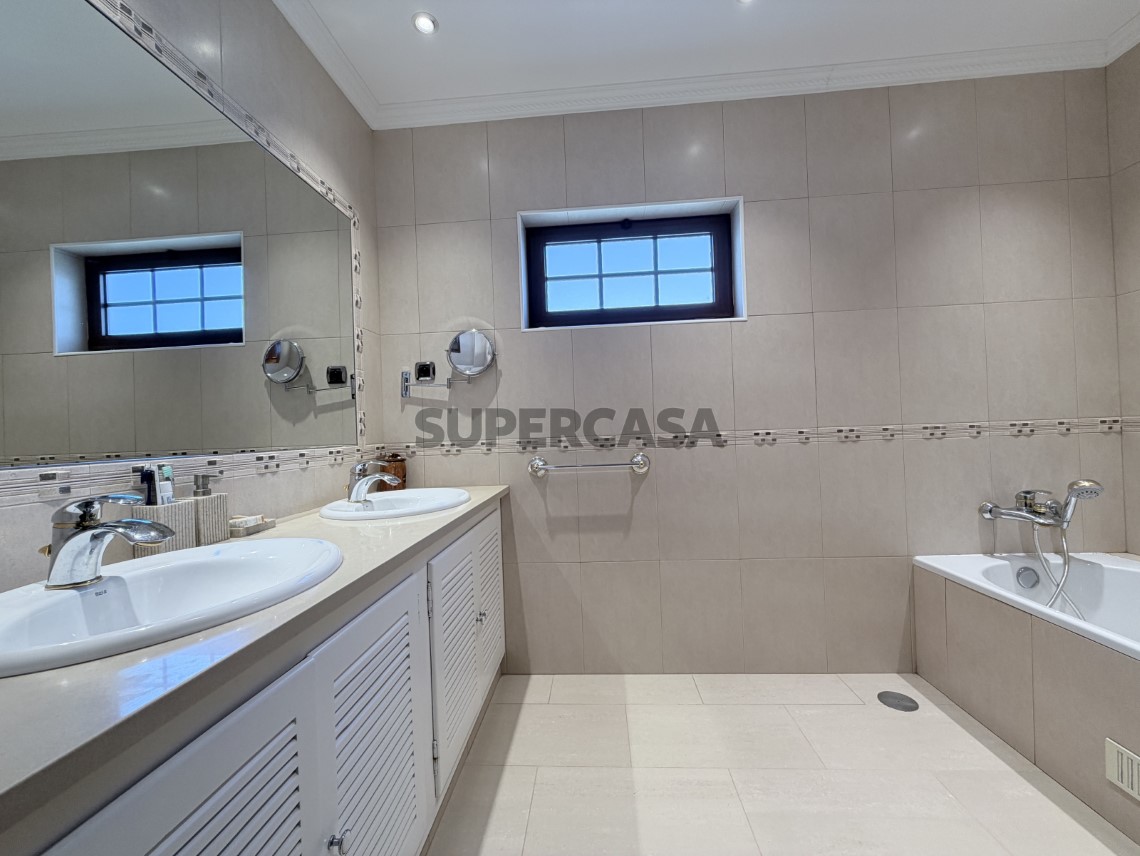 Vivienda Aislada 5 habitaciones Triplex en venta en Rua Foz do Neiva