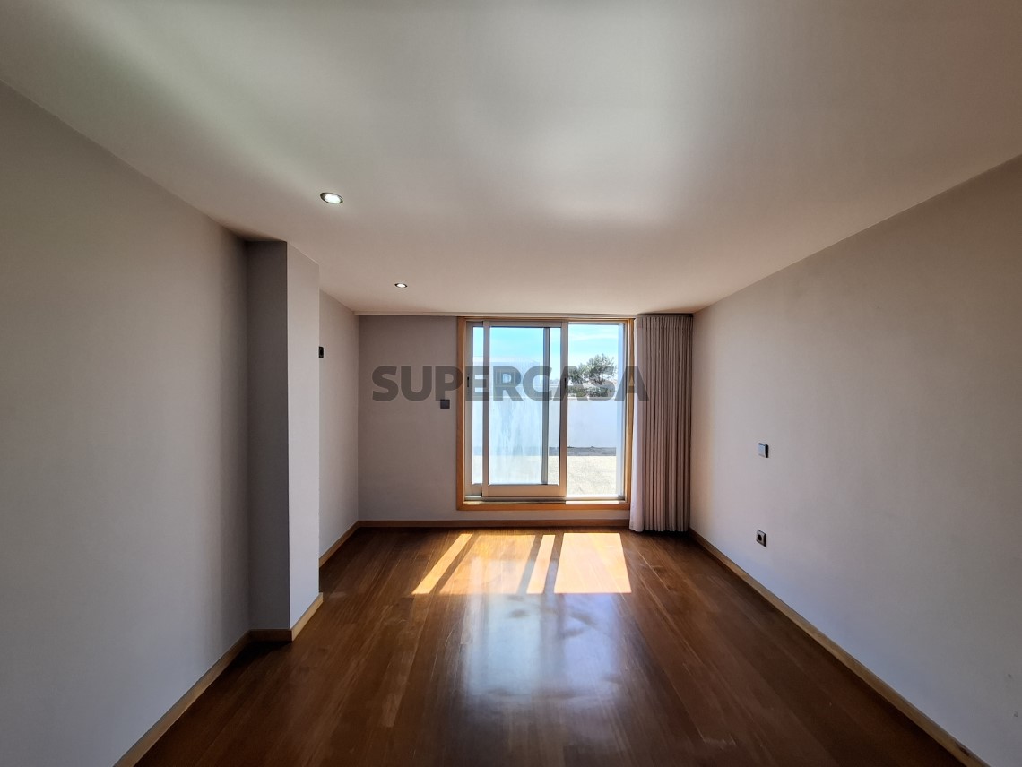 Duplex T4 Duplex à venda em Travessa da Agrela