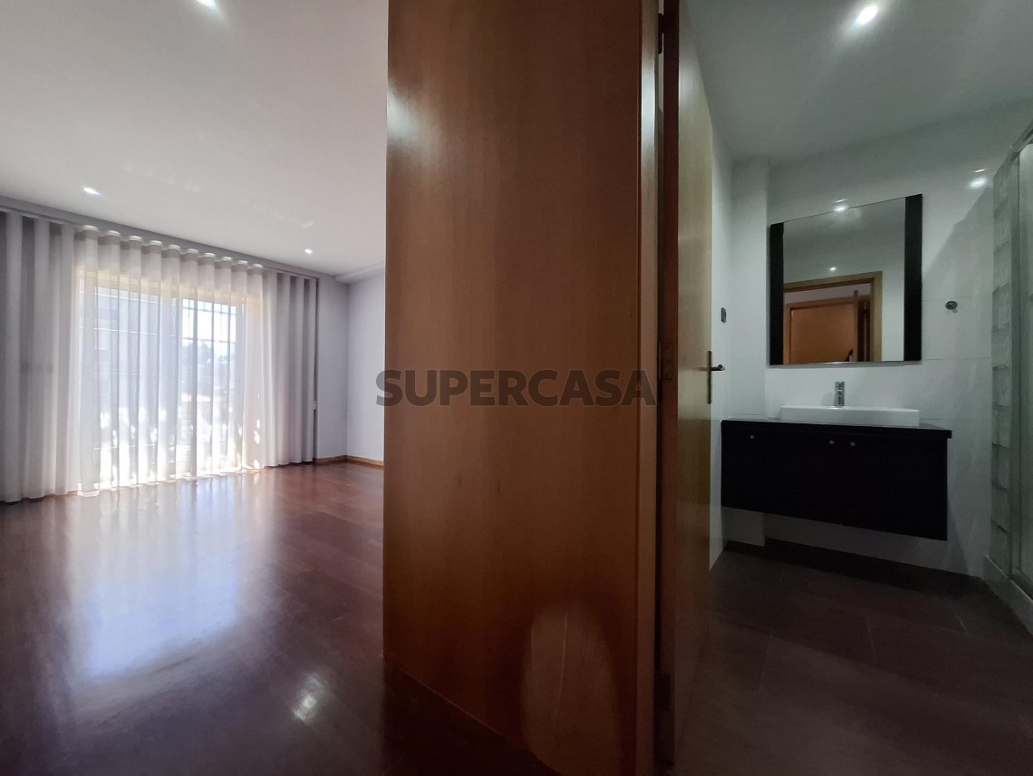 Duplex T4 Duplex à venda em Travessa da Agrela