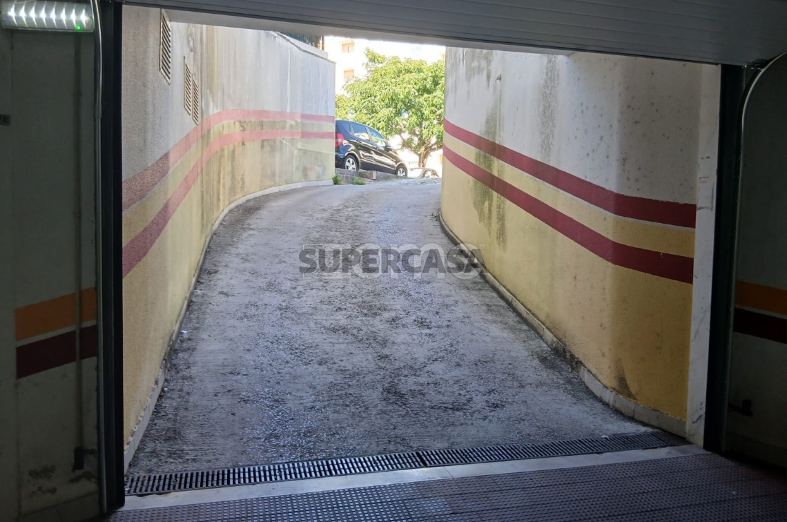 Parqueamento/Garagem