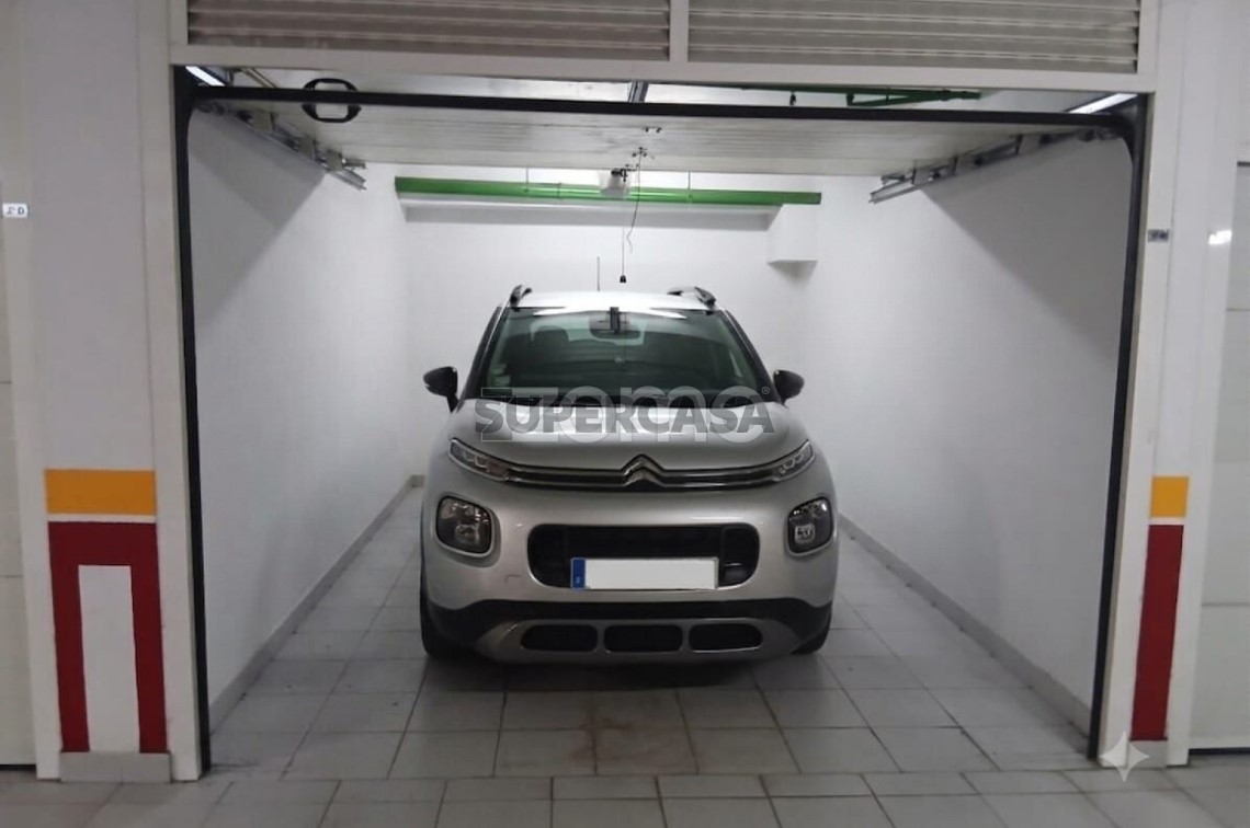 Parqueamento/Garagem