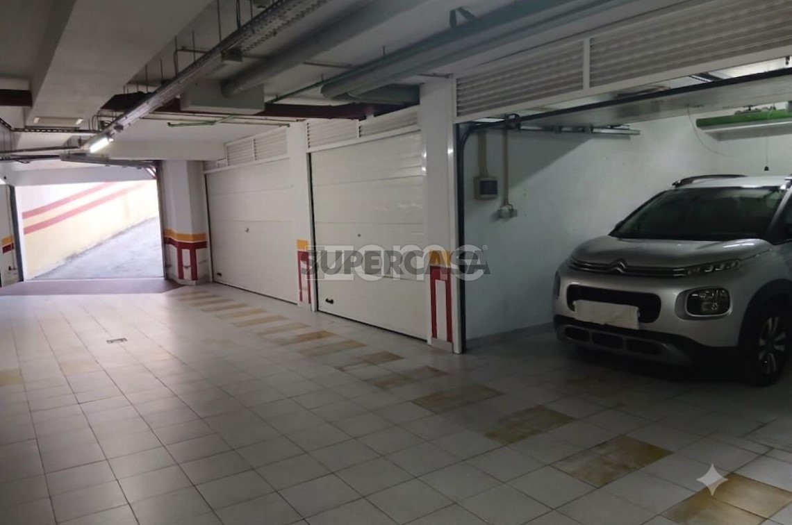 Parqueamento/Garagem