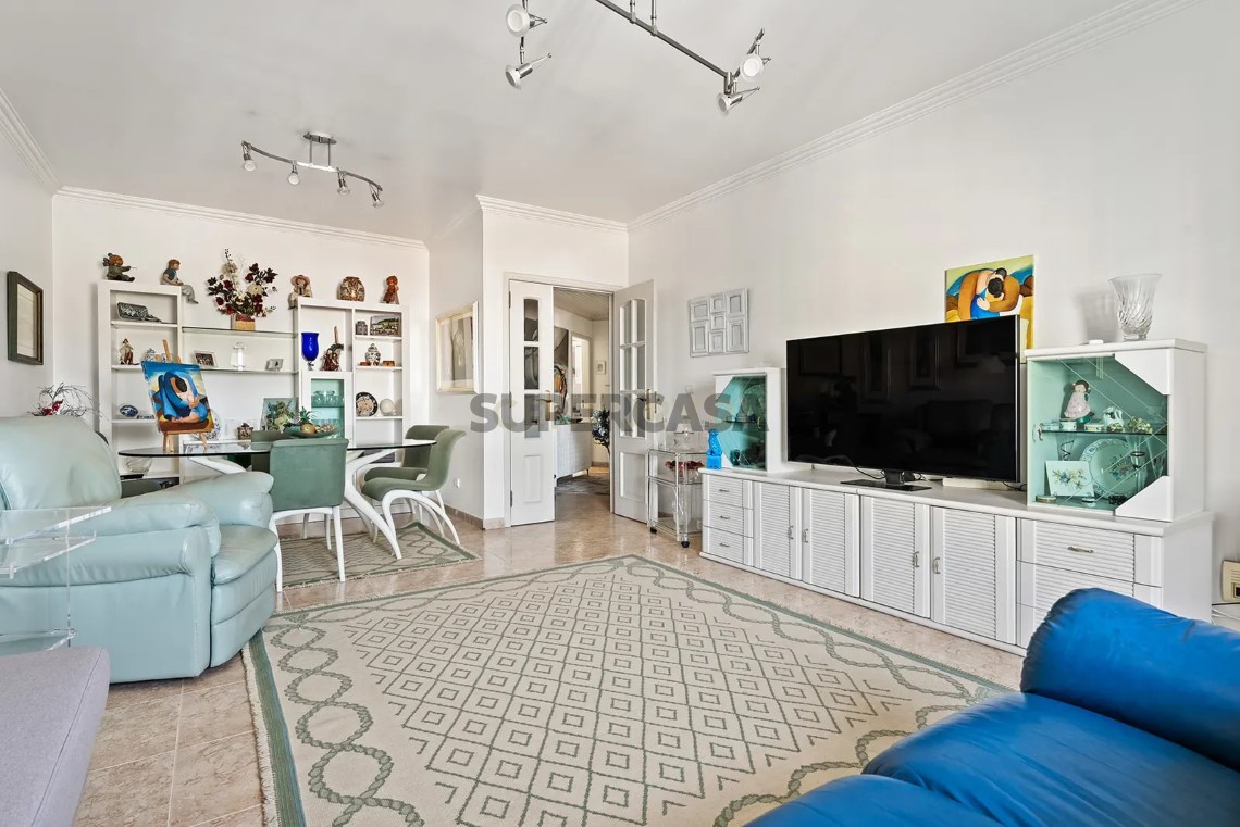 Apartment 1 Zimmer verkaufen auf Mina de Água, 4º boden