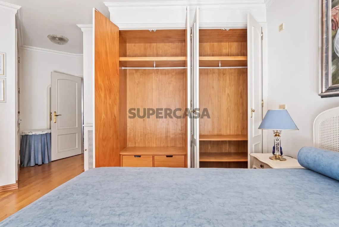 Apartment 1 Zimmer verkaufen auf Mina de Água, 4º boden