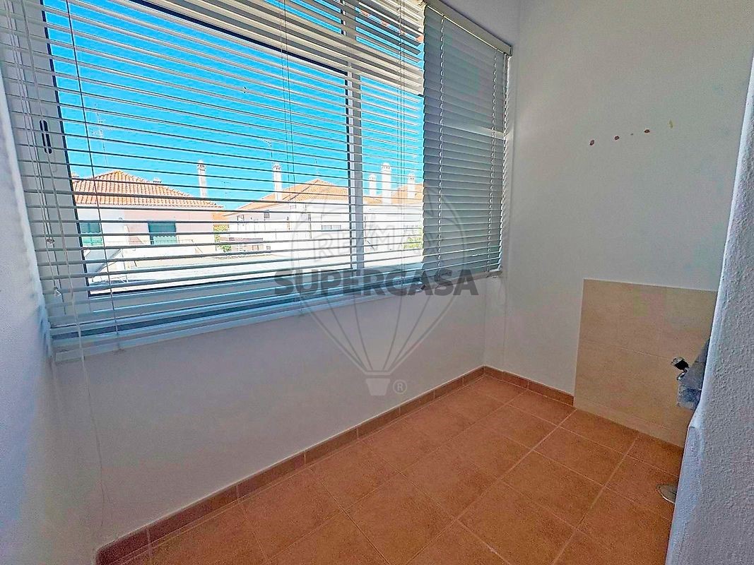 Apartment 2 Zimmer verkaufen auf Santiago Maior e São João Baptista