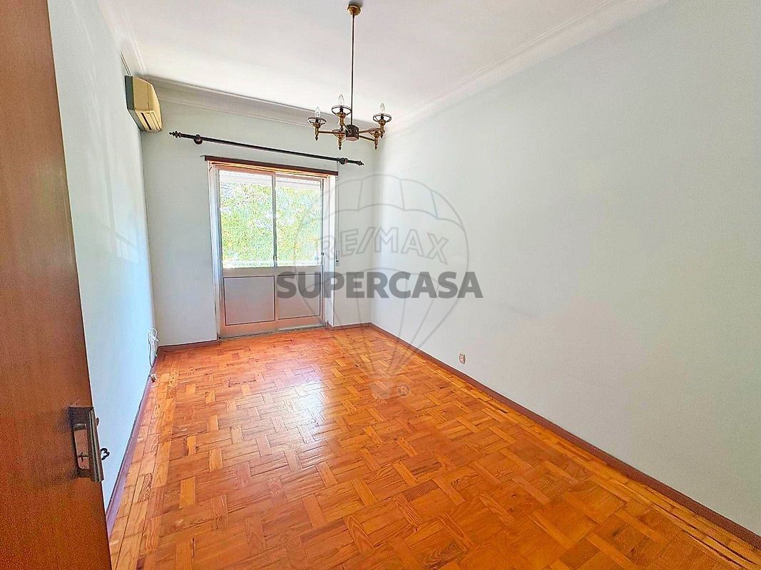 Apartment 2 Zimmer verkaufen auf Santiago Maior e São João Baptista