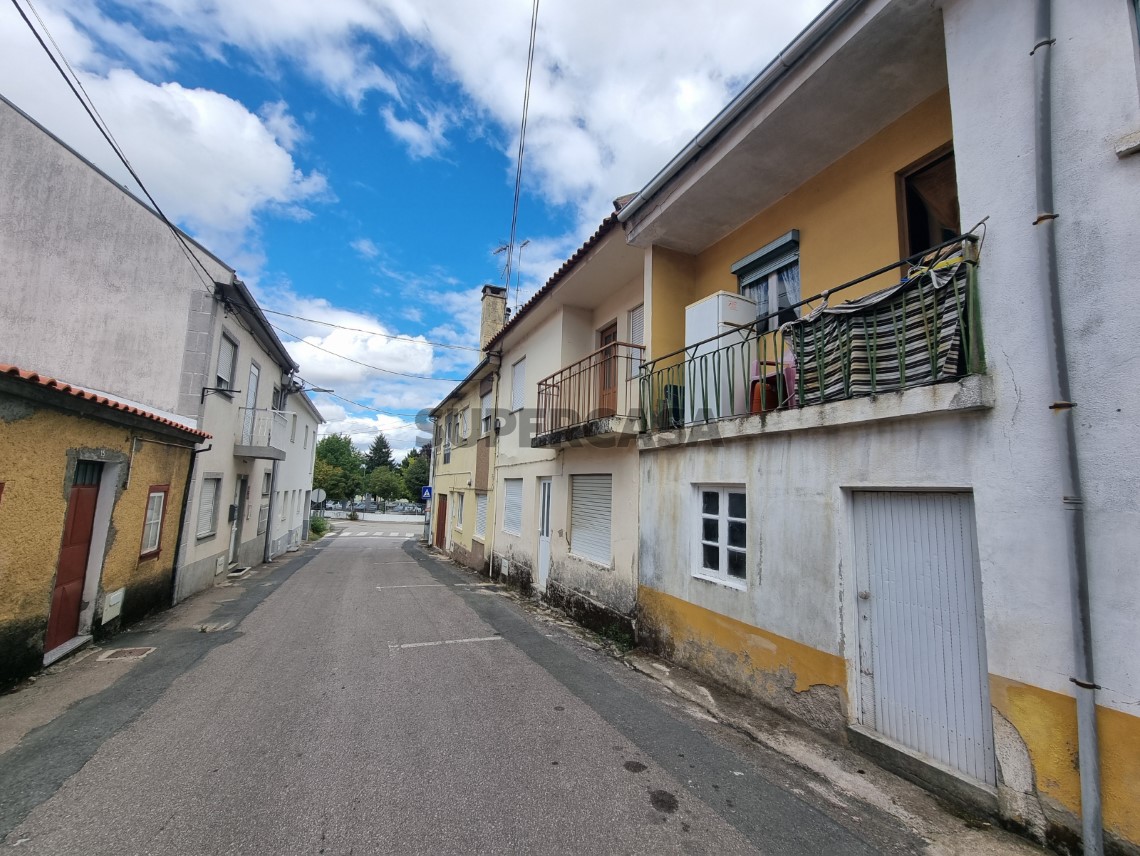Haus 6 Zimmer Duplex verkaufen auf Avenida General Humberto Delgado