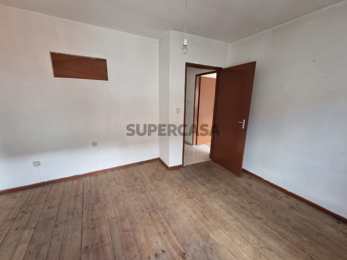 Haus 6 Zimmer Duplex verkaufen auf Avenida General Humberto Delgado