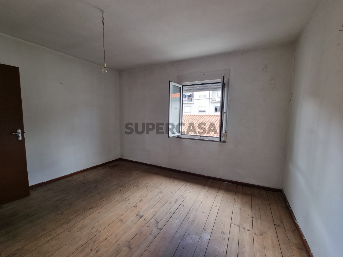 Haus 6 Zimmer Duplex verkaufen auf Avenida General Humberto Delgado