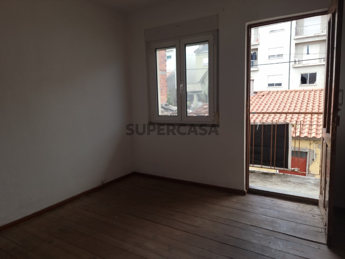 Haus 6 Zimmer Duplex verkaufen auf Avenida General Humberto Delgado