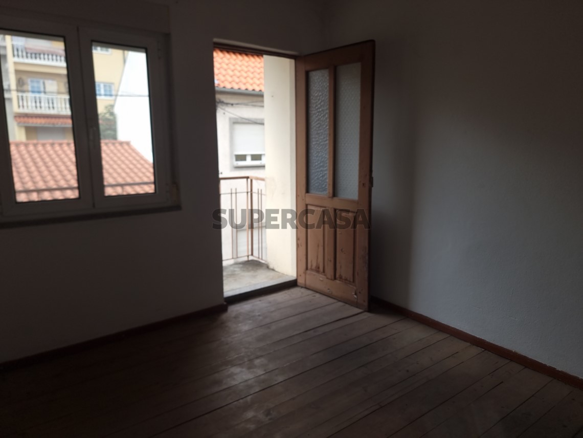 Haus 6 Zimmer Duplex verkaufen auf Avenida General Humberto Delgado