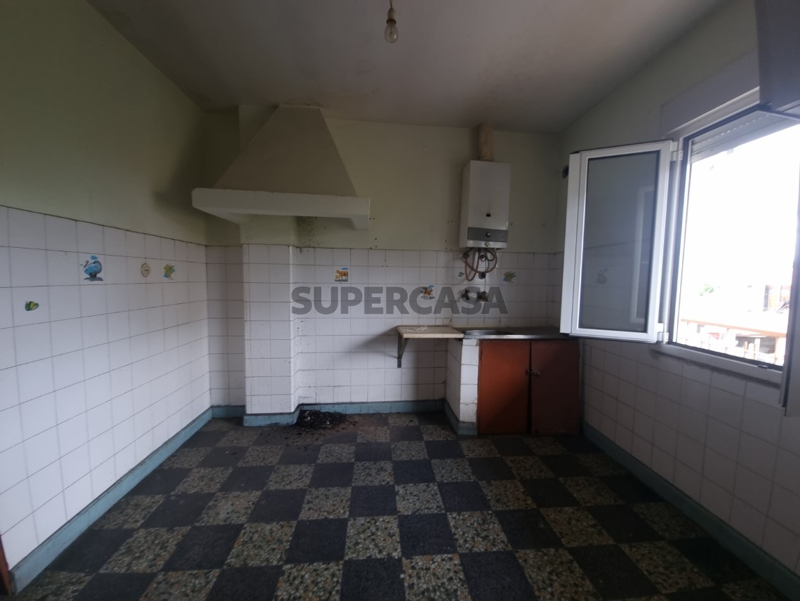 Haus 6 Zimmer Duplex verkaufen auf Avenida General Humberto Delgado