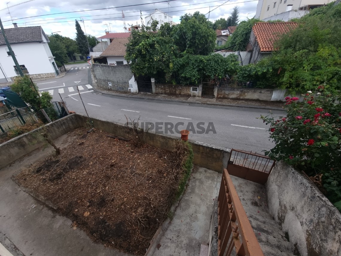 Haus 6 Zimmer Duplex verkaufen auf Avenida General Humberto Delgado