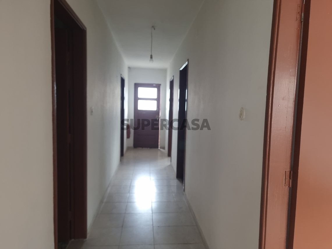 Haus 6 Zimmer Duplex verkaufen auf Avenida General Humberto Delgado
