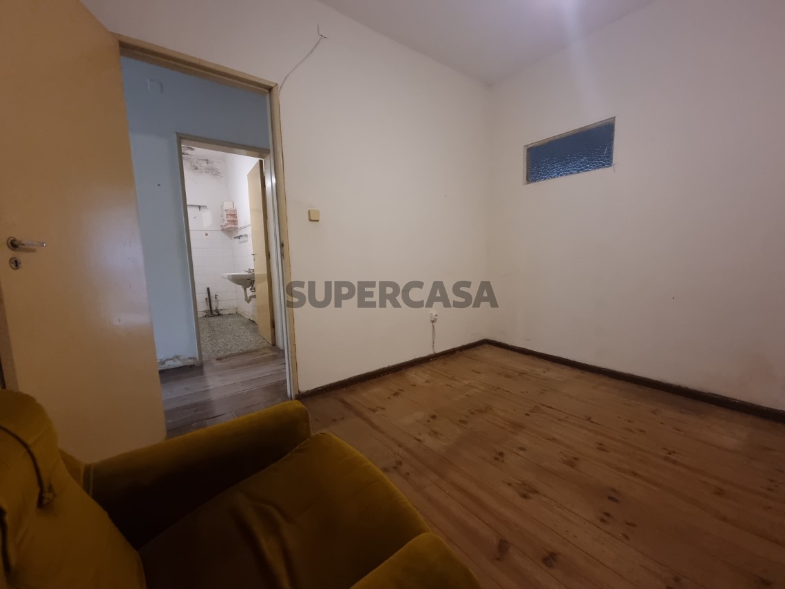 Haus 6 Zimmer Duplex verkaufen auf Avenida General Humberto Delgado