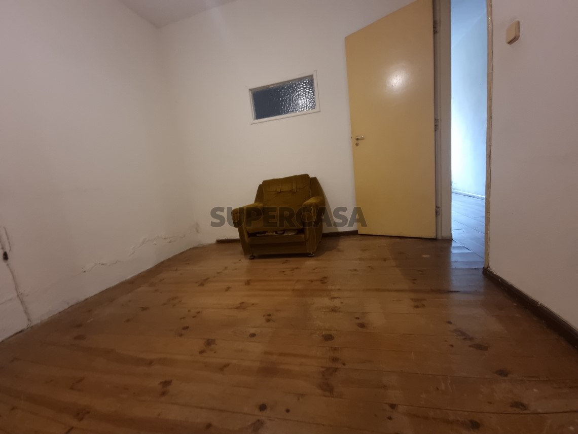 Haus 6 Zimmer Duplex verkaufen auf Avenida General Humberto Delgado