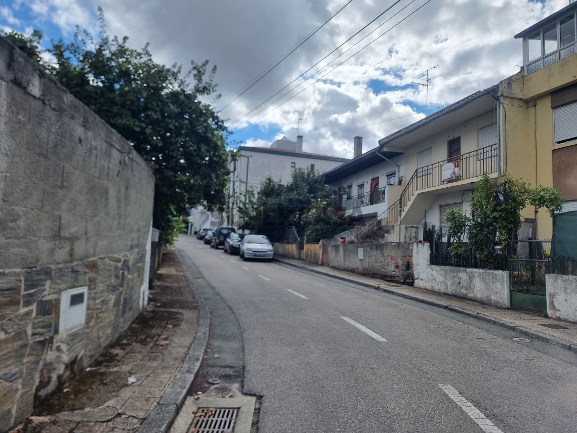 Haus 6 Zimmer Duplex verkaufen auf Avenida General Humberto Delgado