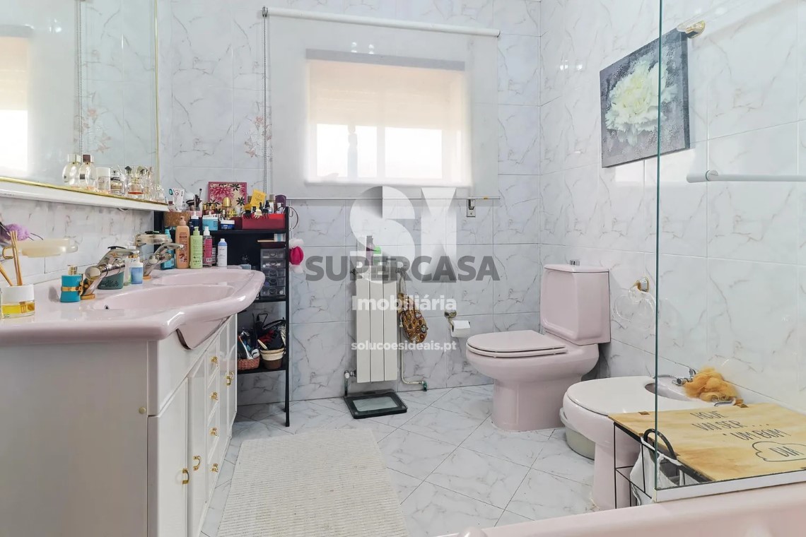 Casa 6 habitaciones en venta en Cernache