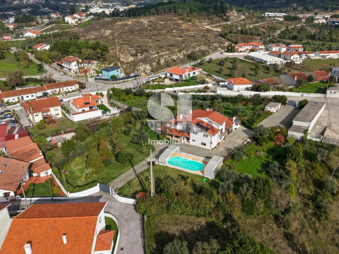 Casa 6 habitaciones en venta en Cernache